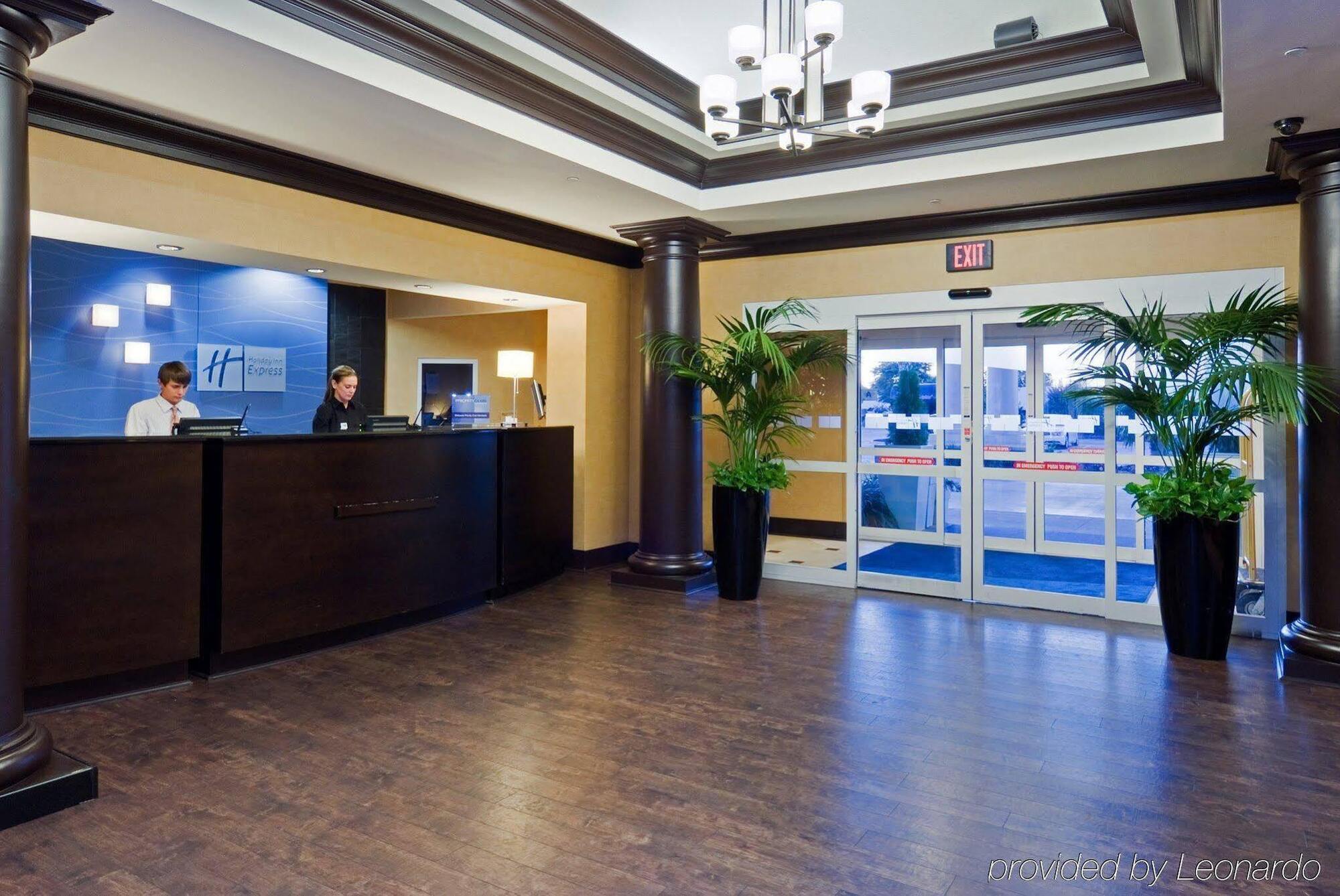 Holiday Inn Express Hotel & Suites Columbia-Fort Jackson By Ihg Exterior photo
