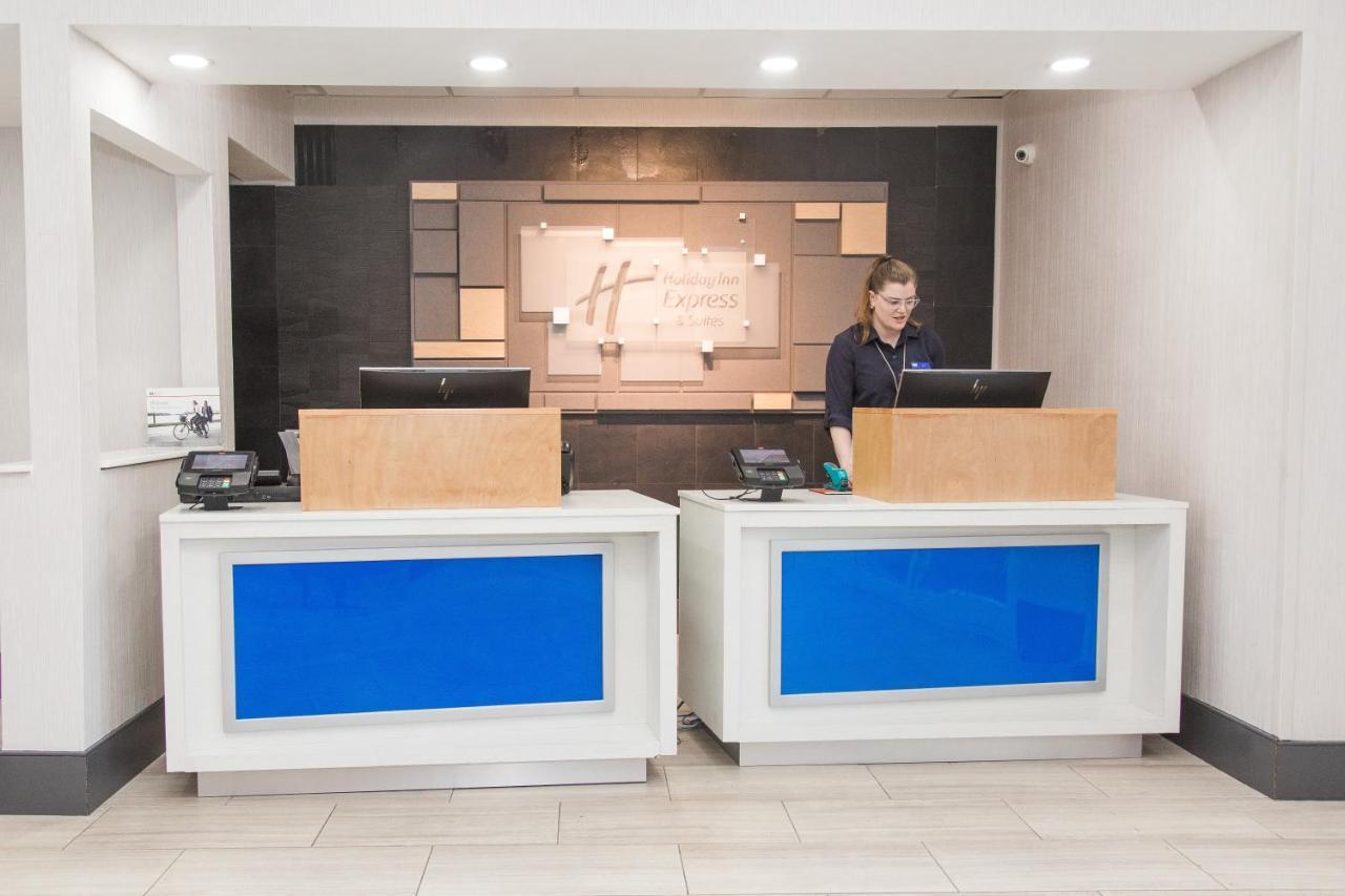 Holiday Inn Express Hotel & Suites Columbia-Fort Jackson By Ihg Exterior photo