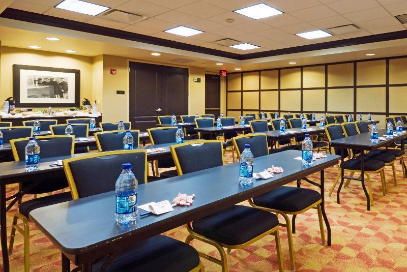 Holiday Inn Express Hotel & Suites Columbia-Fort Jackson By Ihg Exterior photo